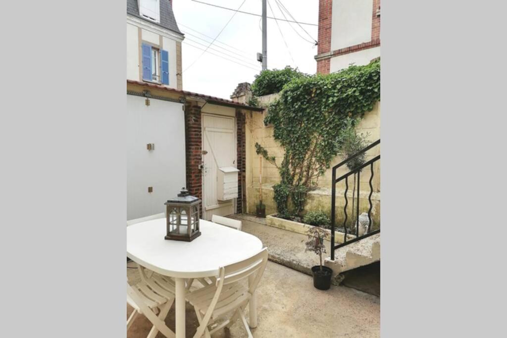 Les Etapes Chartraines Parking Wifi Jaccuzi Chartres Exterior foto